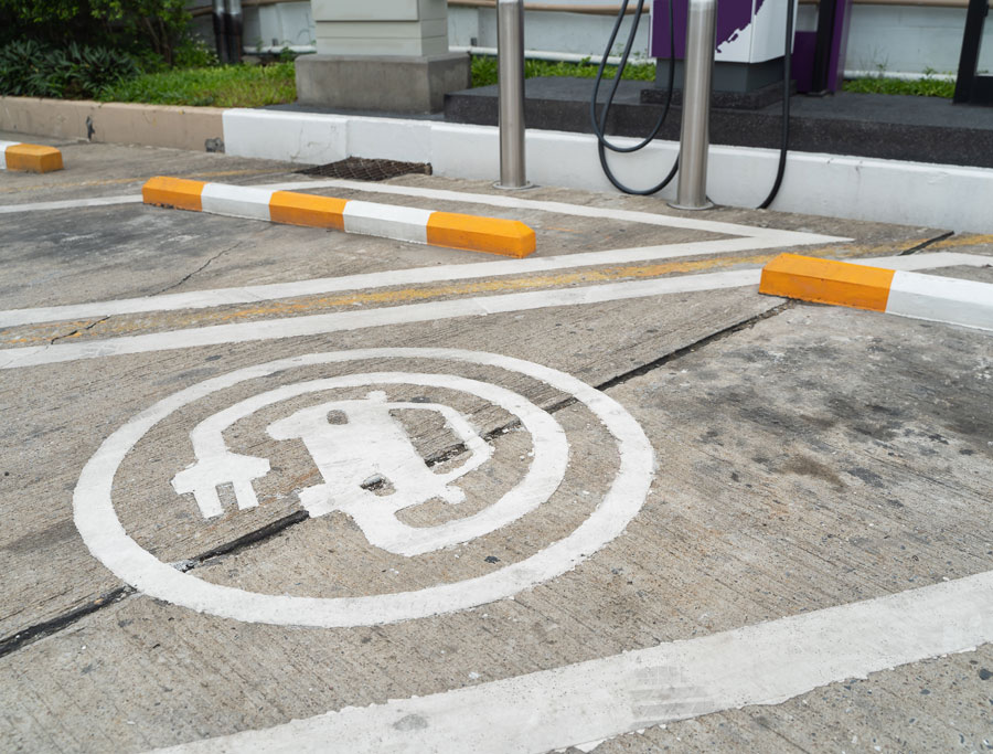 PARK & PLUG